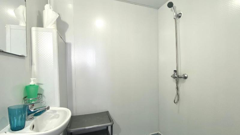 Economy Twin Room image 1