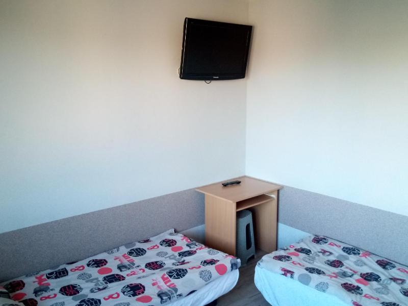 Triple Room with Shared Bathroom image 2