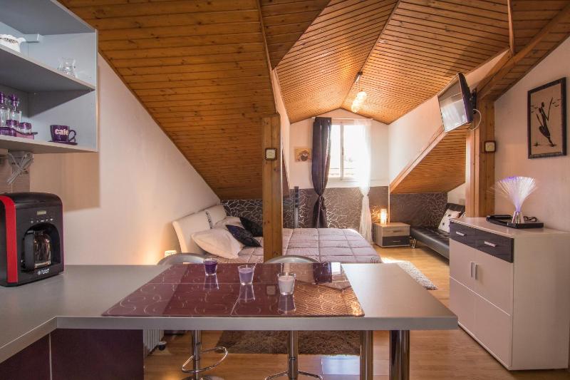 Apartment with Balcony (2 Adults) - Krizeva Street image 3
