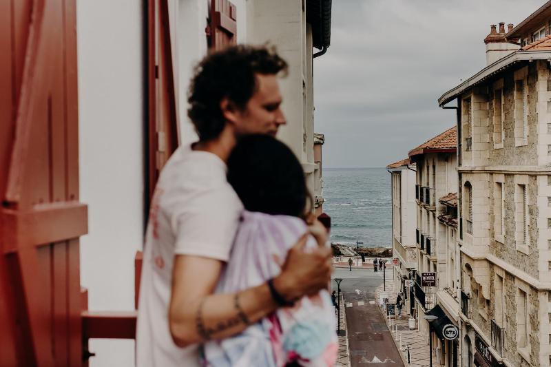 Deluxe Double Room with Side Sea View image 3