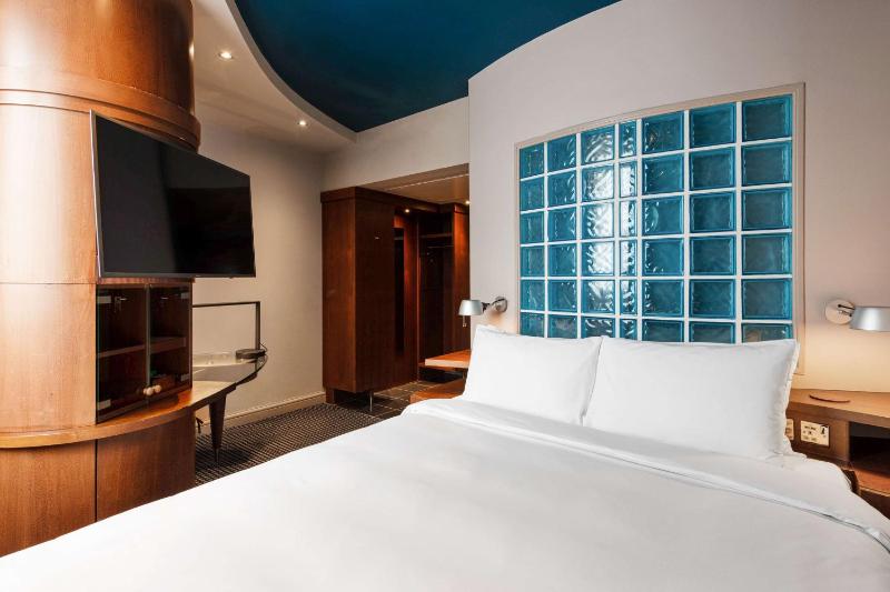 Standard Room image 3