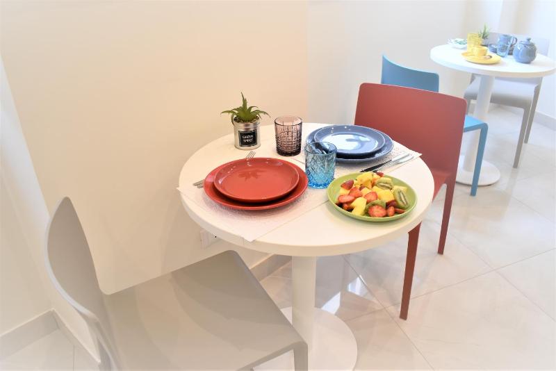 CATANIA LIVING ROOMS - image 6