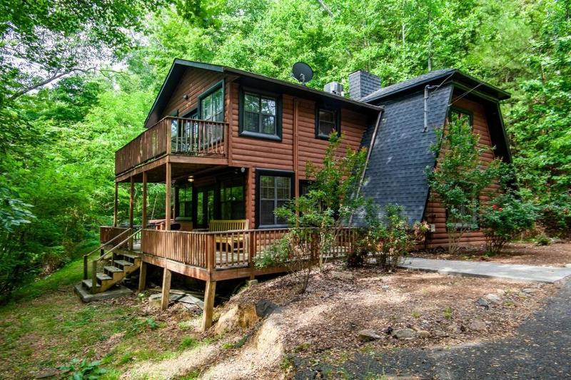 Three-Bedroom House image 1