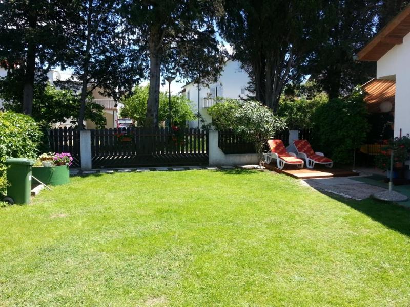 Studio Apartment in Sabunike with Terrace Air Conditioning Wi-Fi (231-3) - image 13