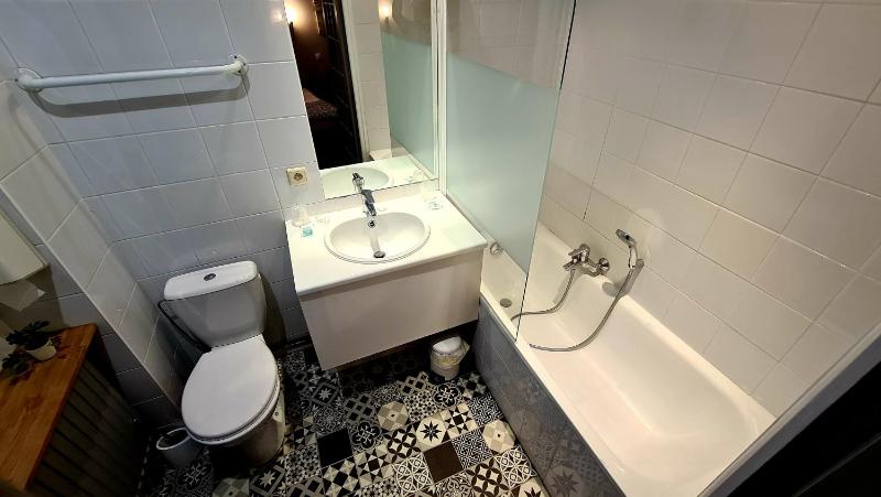 Superior Double Room image 3