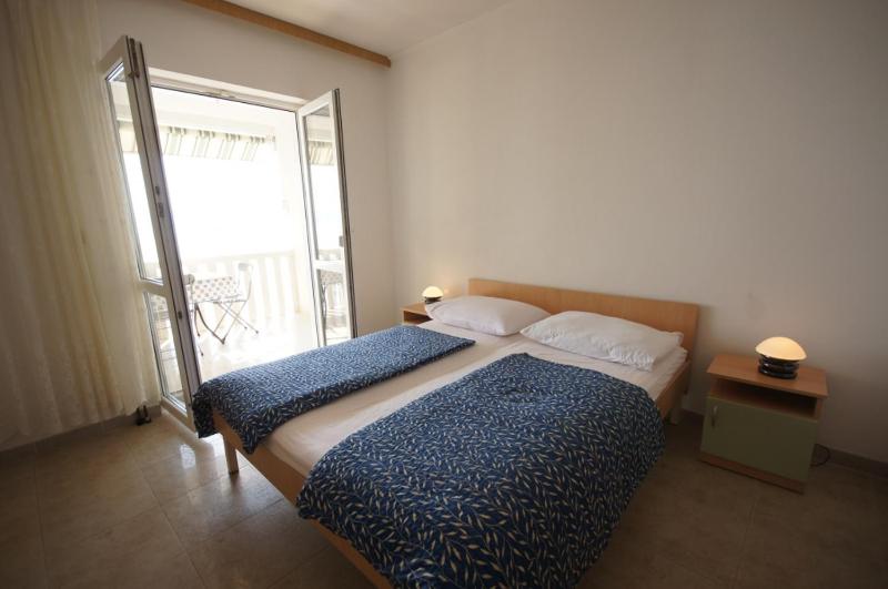 Apartment 75-5 - image 13