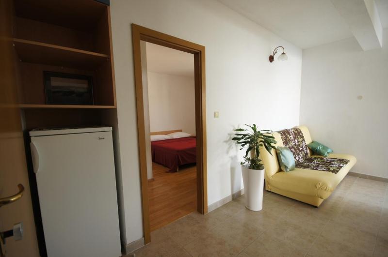 Apartment 75-5 - image 8