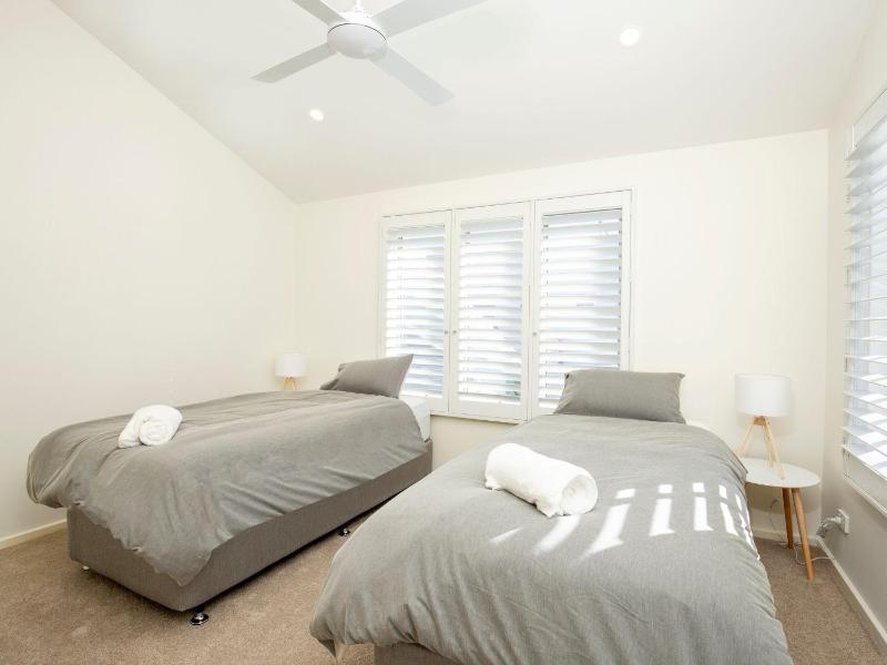 Sapphire Sands - Pet Friendly - Community Pool - image 35