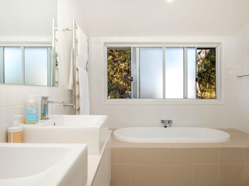 Sapphire Sands - Pet Friendly - Community Pool - image 6