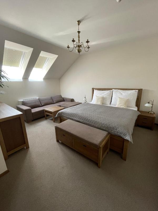 Family Room image 2