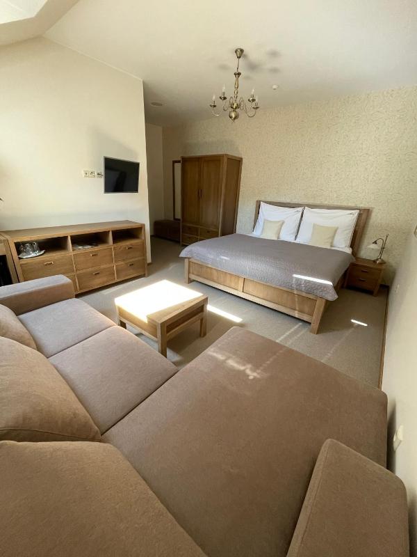 Family Room image 4