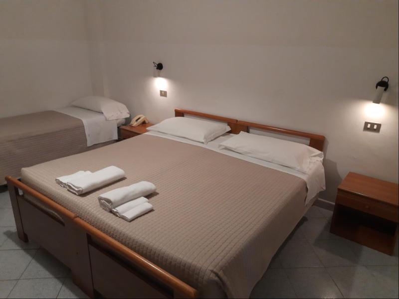 Triple Room image 2