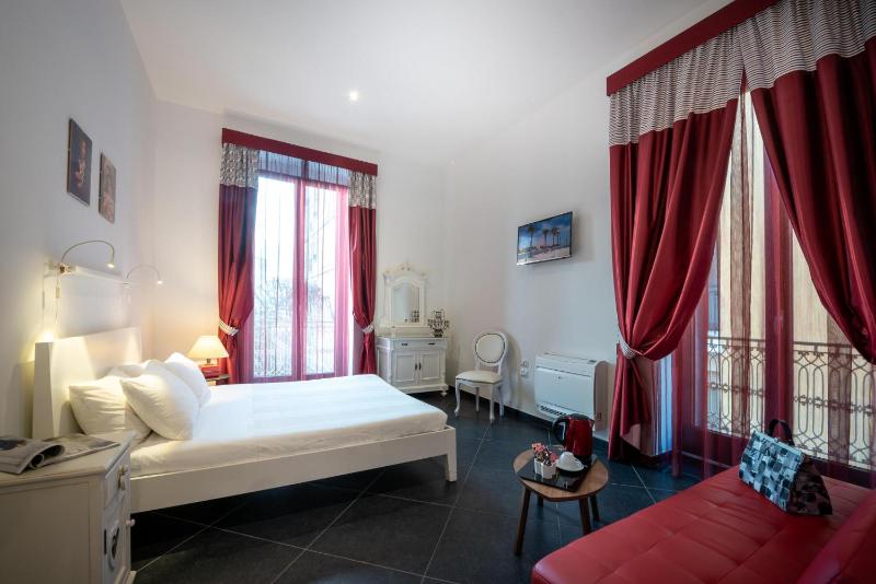 Superior Double Room image 4