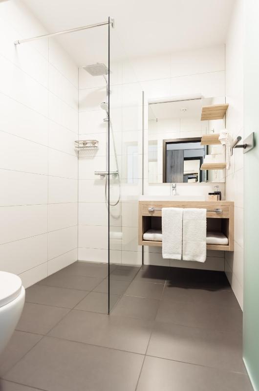 Premium Double Room image 3