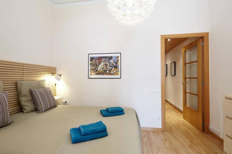 Beautiful apartment in Eixample - image 13