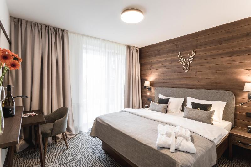 Deluxe Room image 3