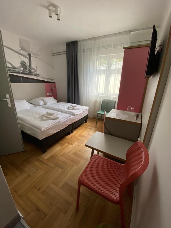 Superior Double or Twin Room image 4