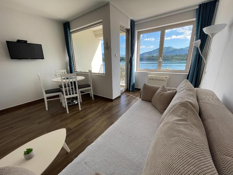 Apartments Maestral - image 9