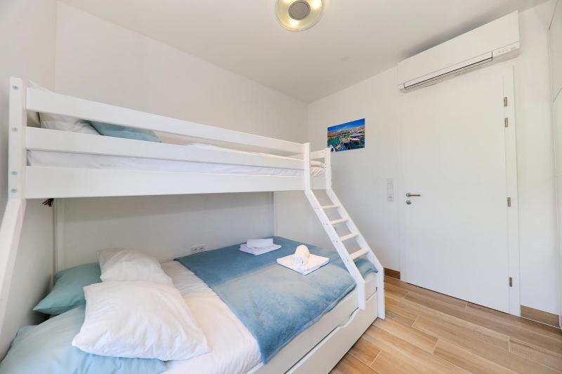Villa Pag Sea View - image 30
