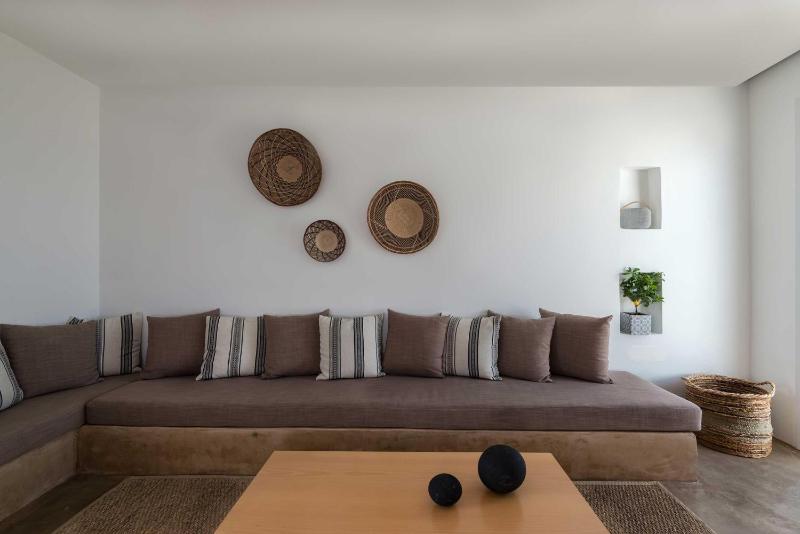 Family Suite with Infinity Pool image 2