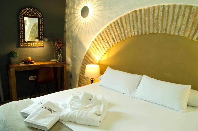Standard Suite image 3