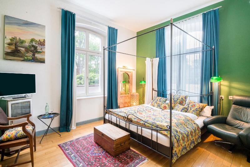 Double Room with Park View image 1