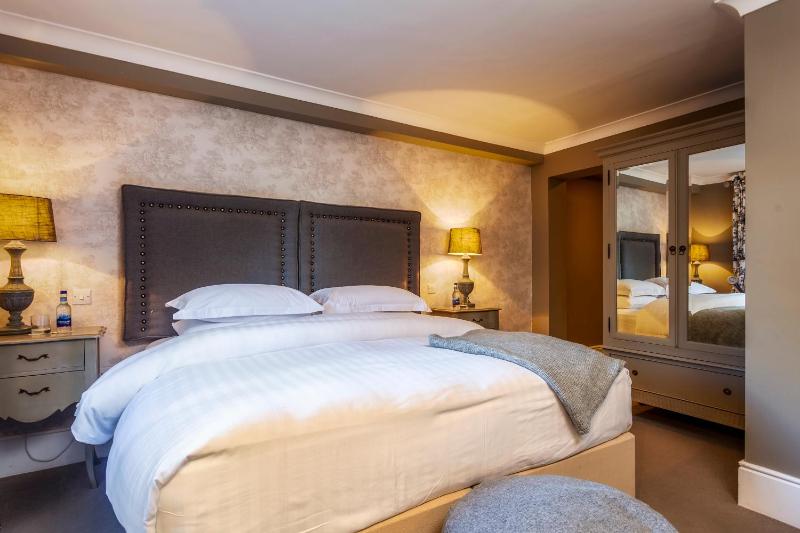 Deluxe Double Room image 2