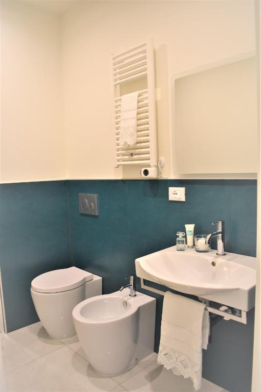 CATANIA LIVING ROOMS - image 18