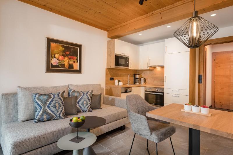 One-Bedroom Apartment image 4