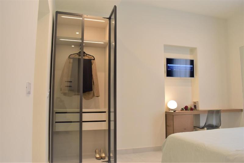 CATANIA LIVING ROOMS - image 34