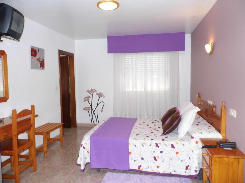 Double or Twin Room image 3