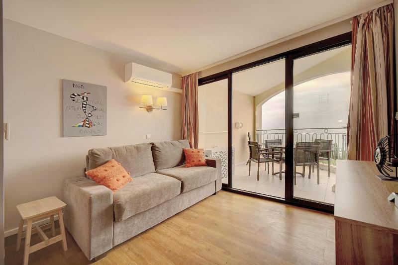 Upstays - 2 Rooms sea view - Swimming pool - image 1