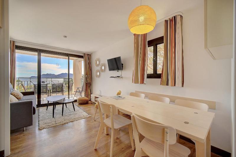 Upstays - 2 Rooms - Renovated - Pool - Parking - image 32