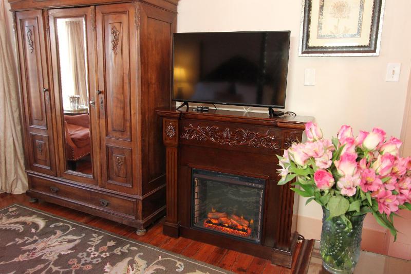 Queen Room with Spa Bath - Anastasia image 4