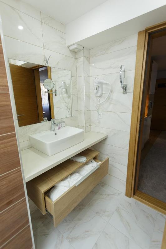 One-Bedroom Apartment image 3