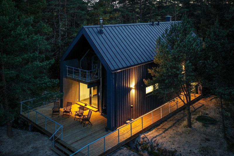Two-Bedroom House image 4