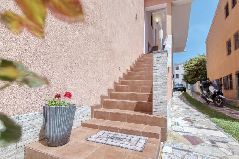 One-Bedroom Apartment with Balcony image 3