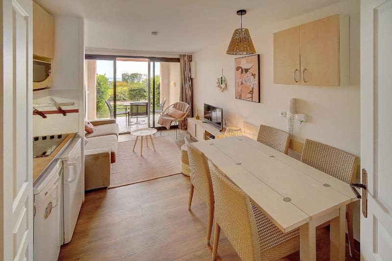 Upstays - 2 Rooms renovated - Pool - Terrace - image 9