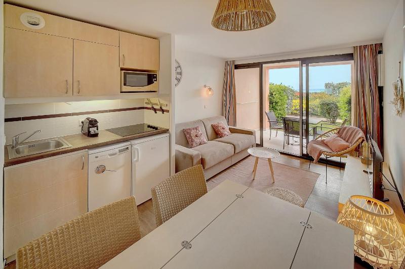 Upstays - 2 Rooms renovated - Pool - Terrace - image 27