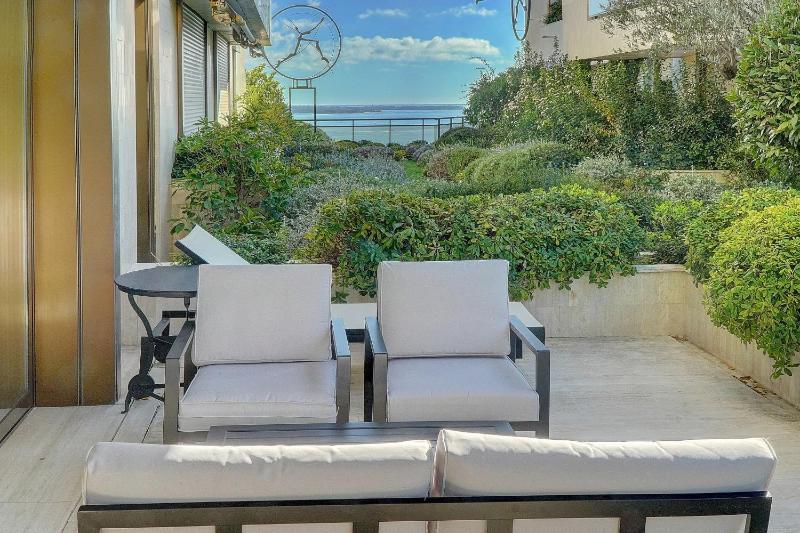 Upstays - Close beaches - Terrace with sea view - image 13