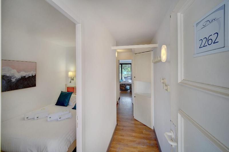 Upstays - 2 Rooms - Renovated - Pool - Air - image 23