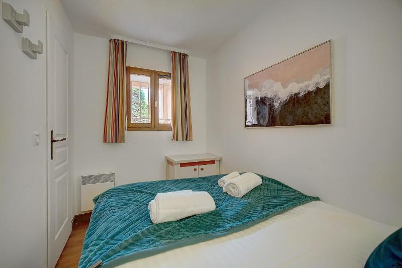Upstays - 2 Rooms - Renovated - Pool - Air - image 8