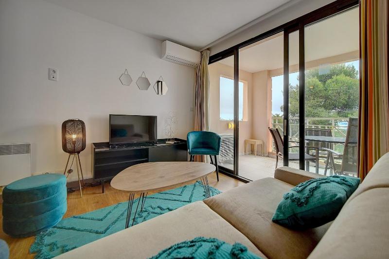 Upstays - 2 Rooms - Renovated - Pool - Air - image 19
