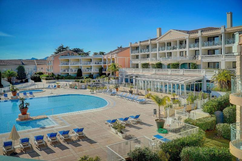 Upstays - 2 Rooms - Renovated - Pool - Air - image 4