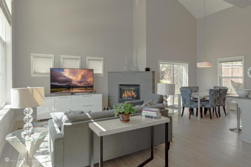 Three-Bedroom Holiday Home  image 2