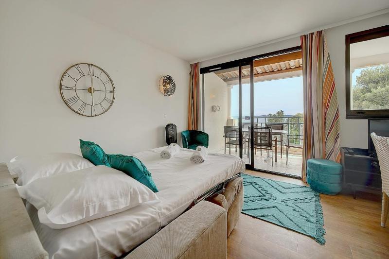 Upstays - 2 Rooms sea view - Renovated - Pool - image 5
