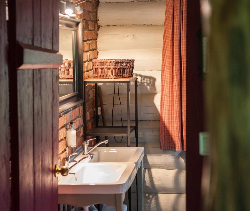 Two-Bedroom Chalet image 4