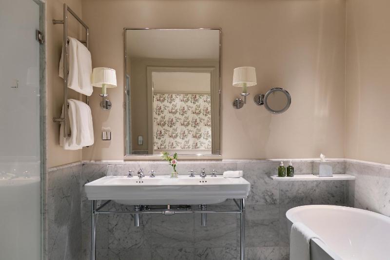 Courtyard Suite image 2