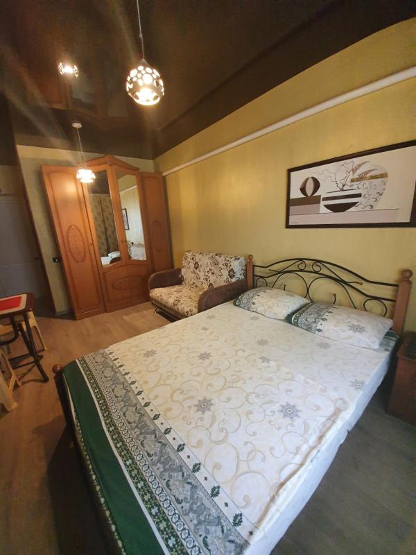 Family Room with Shower image 1