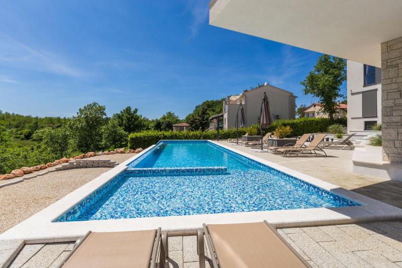Superior Villa image 2